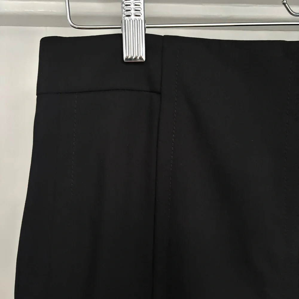 Akris Punto Black Wool Pencil Skirt Exposed Stitch Size 10